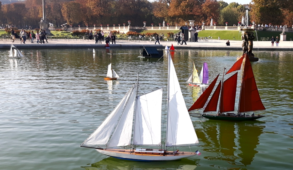 club nautique du luco jardin du Luxembourg Paris pond boat