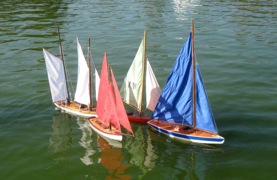 club nautique du luco jardin du Luxembourg Paris pond boat