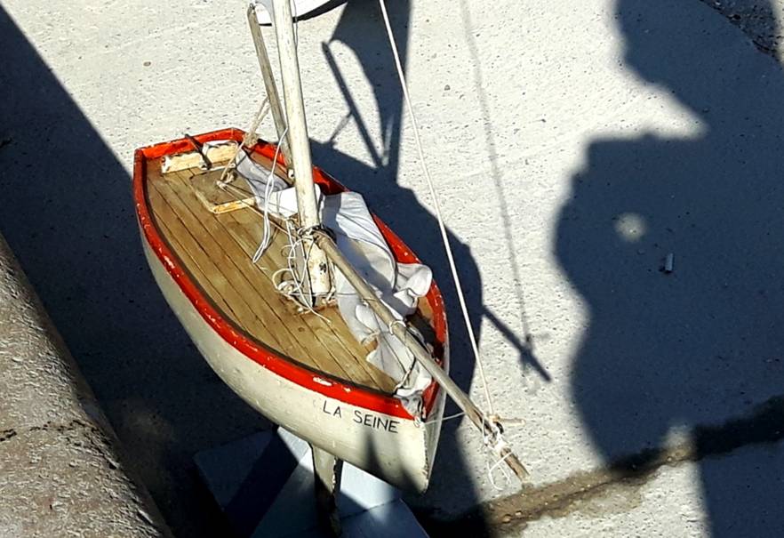 club nautique du luco jardin du Luxembourg Paris pond boat