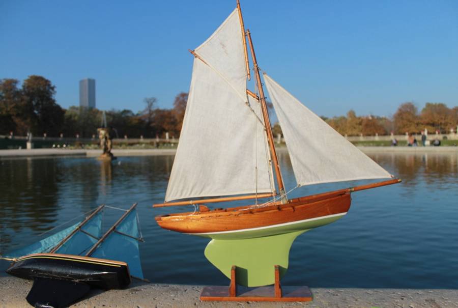 club nautique du luco jardin du Luxembourg Paris pond boat