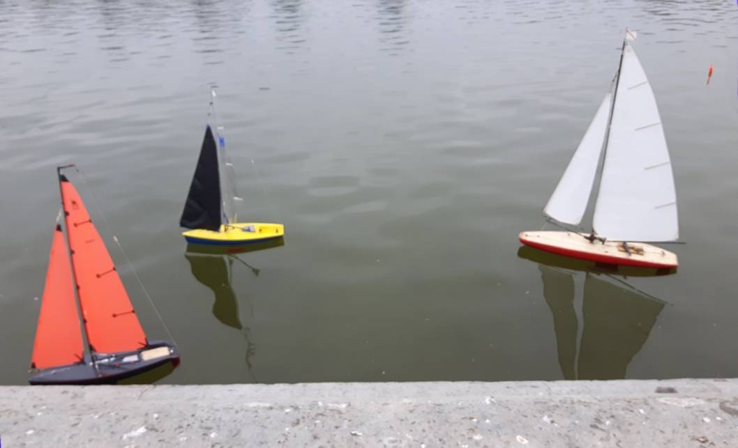 club nautique du luco jardin du Luxembourg Paris pond boat