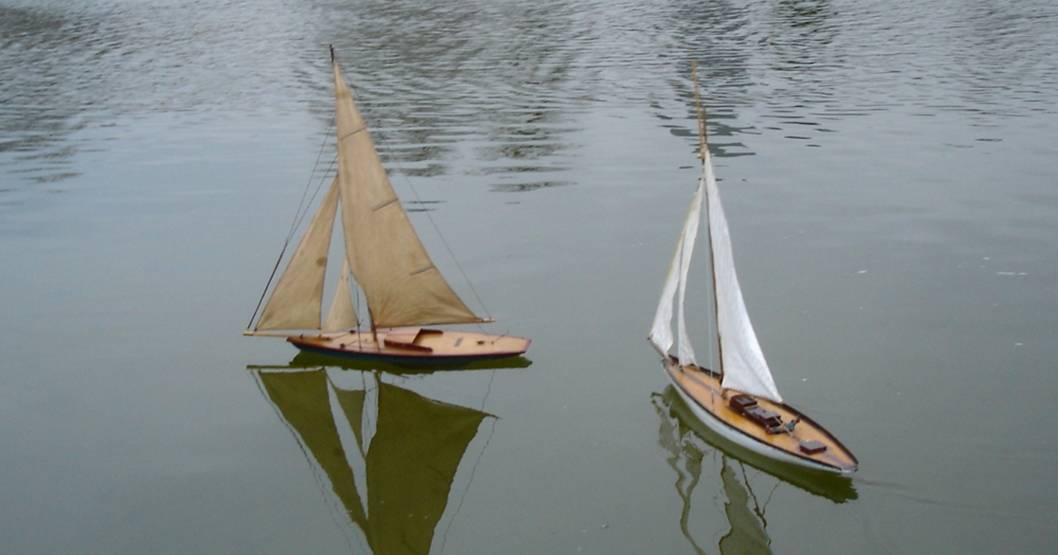 club nautique du luco jardin du Luxembourg Paris pond boat