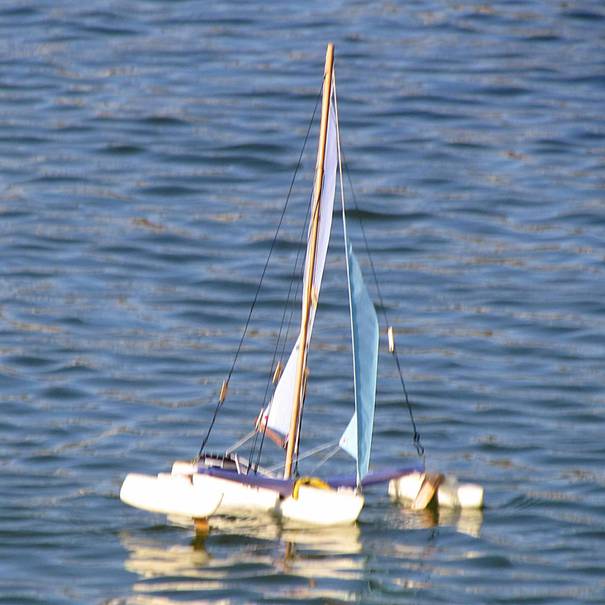 club nautique du luco jardin du Luxembourg Paris pond boat