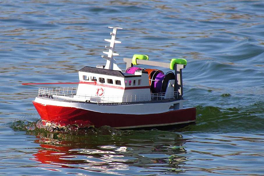 club nautique du luco jardin du Luxembourg Paris pond boat