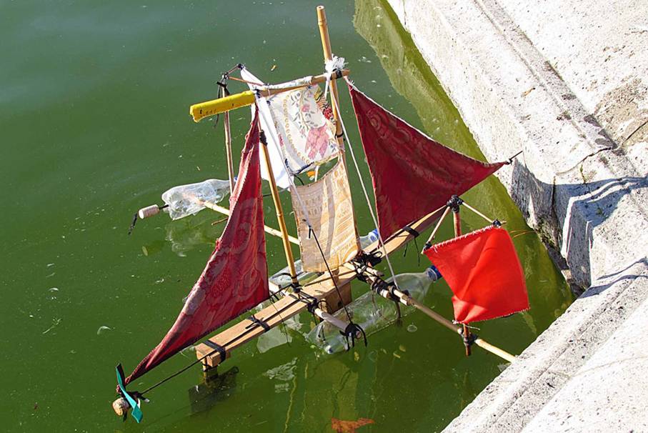 club nautique du luco jardin du Luxembourg Paris pond boat