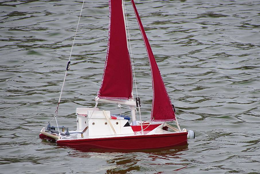 club nautique du luco jardin du Luxembourg Paris pond boat