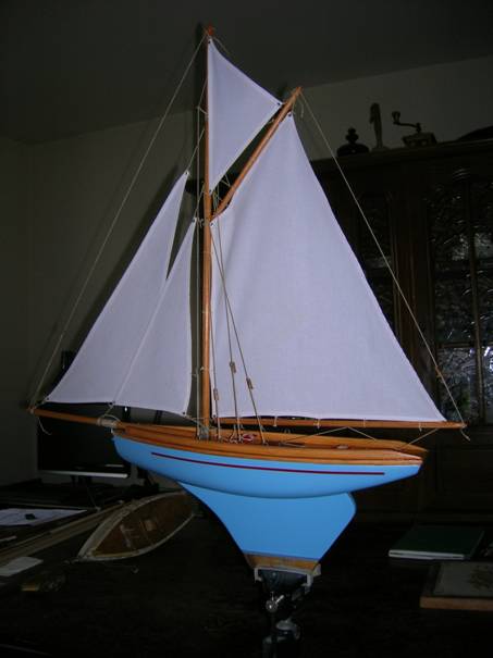 club nautique du luco jardin du Luxembourg Paris pond boat