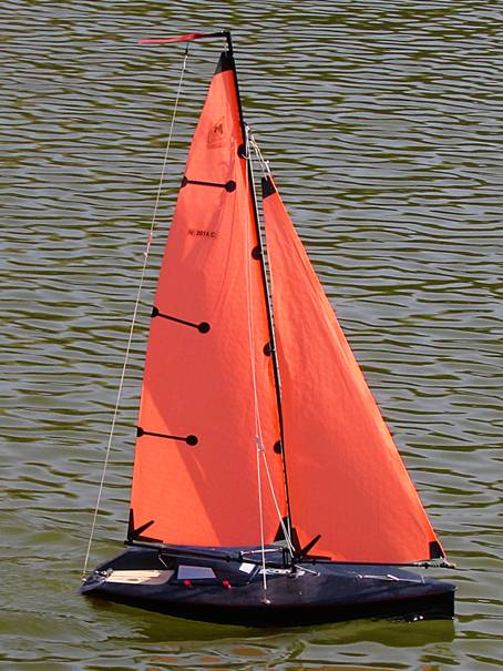 club nautique du luco jardin du Luxembourg Paris pond boat