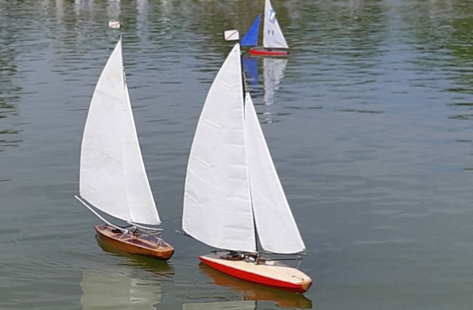 club nautique du luco jardin du Luxembourg Paris pond boat
