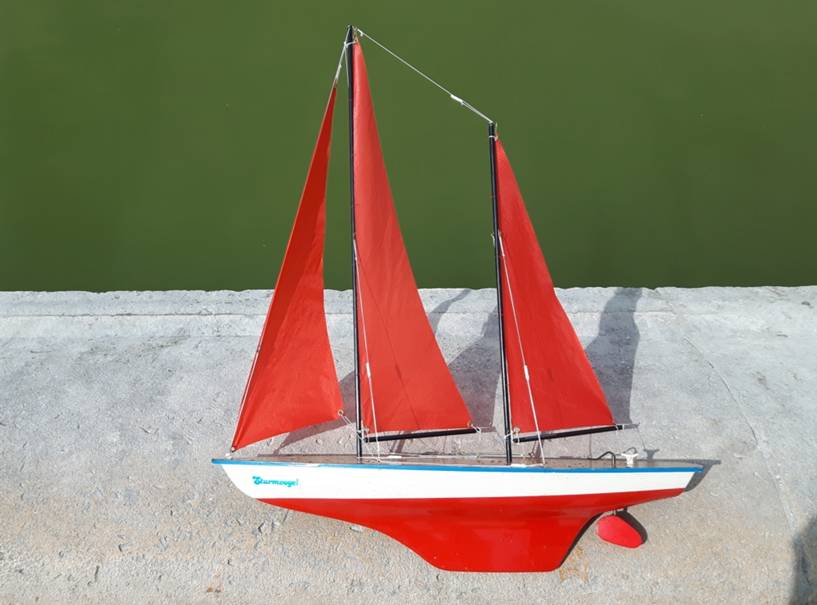 club nautique du luco jardin du Luxembourg Paris pond boat