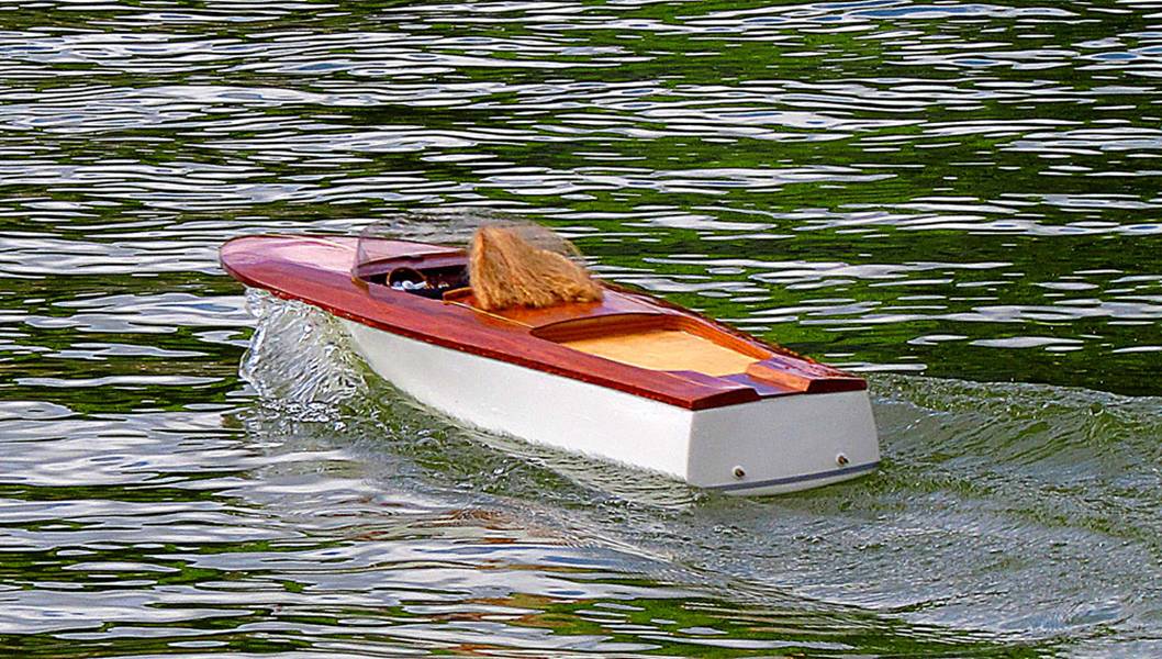 club nautique du luco jardin du Luxembourg Paris pond boat