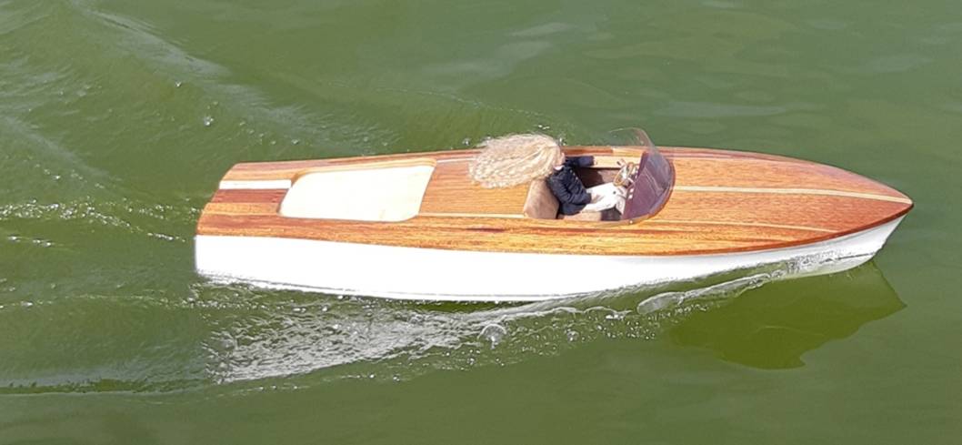 club nautique du luco jardin du Luxembourg Paris pond boat