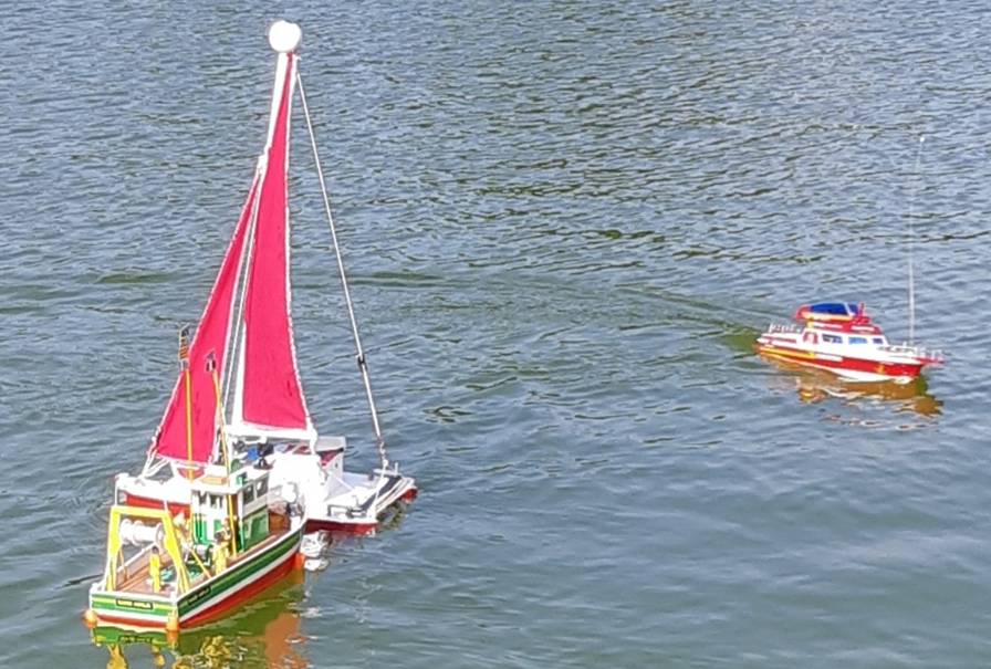 club nautique du luco jardin du Luxembourg Paris pond boat