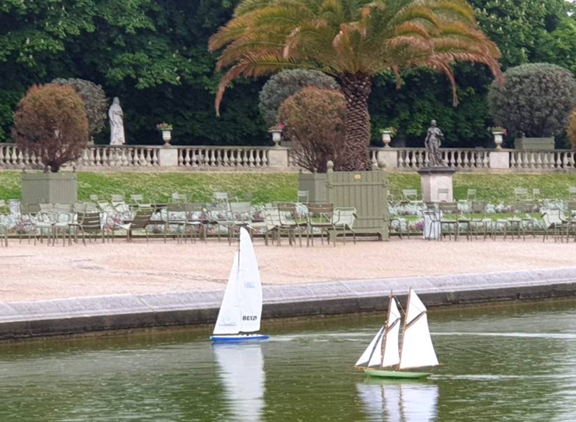 club nautique du luco jardin du Luxembourg Paris pond boat