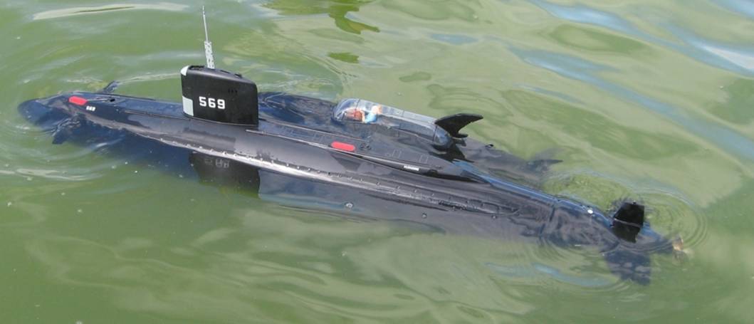 club nautique du luco jardin du Luxembourg Paris pond boat