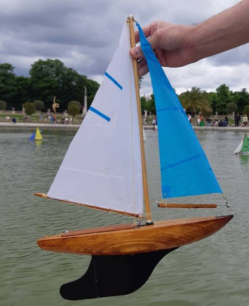 club nautique du luco jardin du Luxembourg Paris pond boat