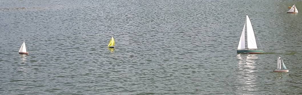 club nautique du luco jardin du Luxembourg Paris pond boat