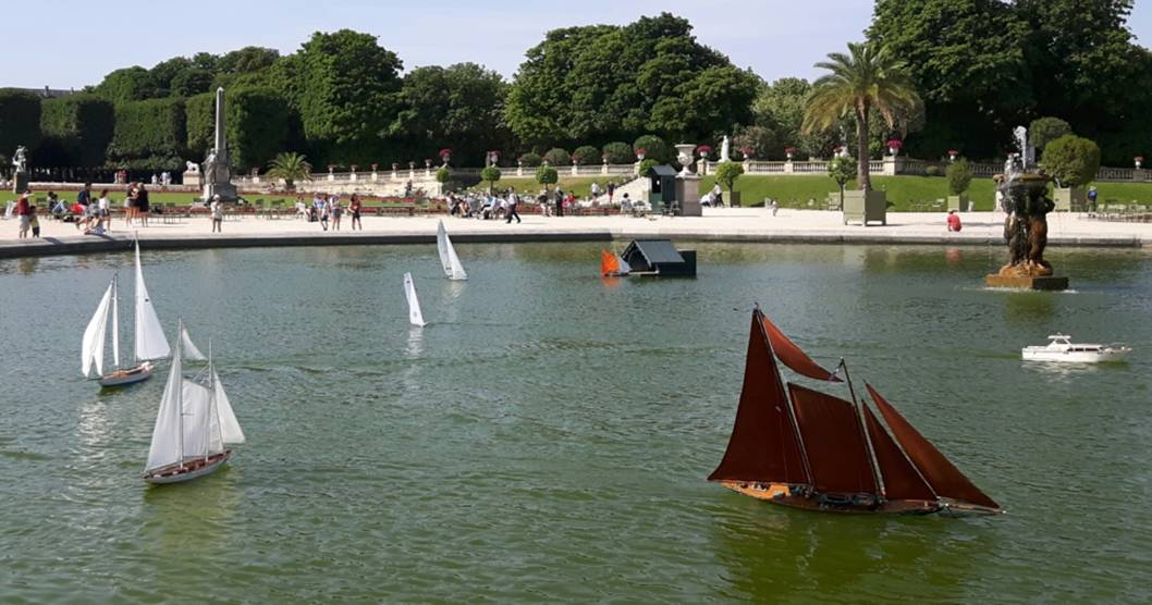 club nautique du luco jardin du Luxembourg Paris pond boat