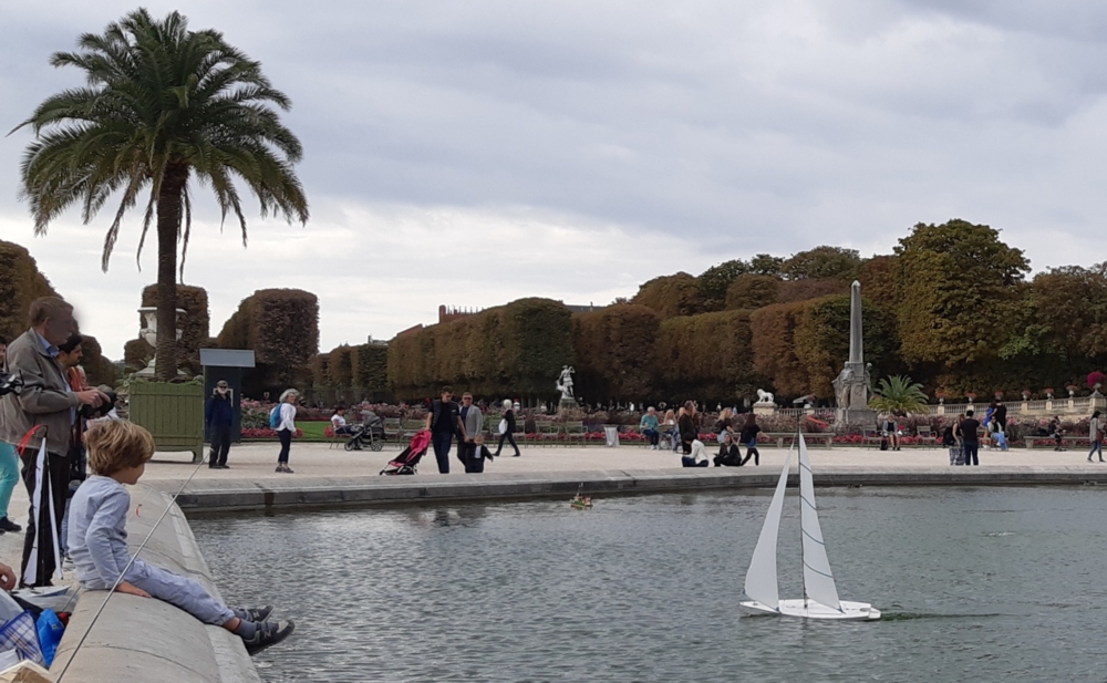 club nautique du luco jardin du Luxembourg Paris pond boat