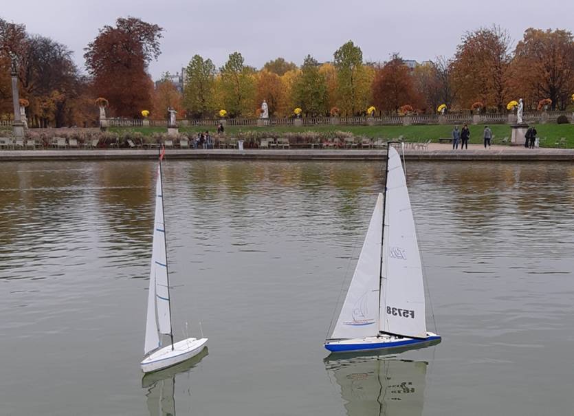 club nautique du luco jardin du Luxembourg Paris pond boat