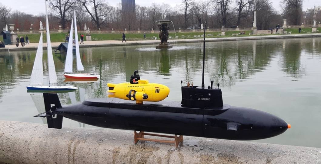 club nautique du luco jardin du Luxembourg Paris pond boat