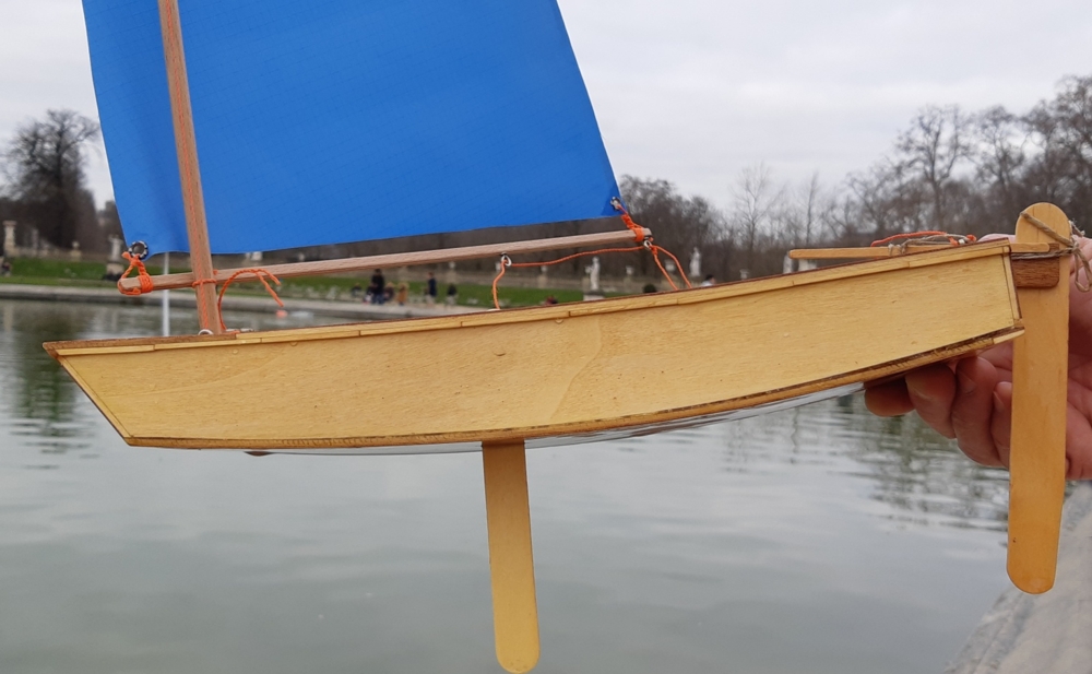 club nautique du luco jardin du Luxembourg Paris pond boat