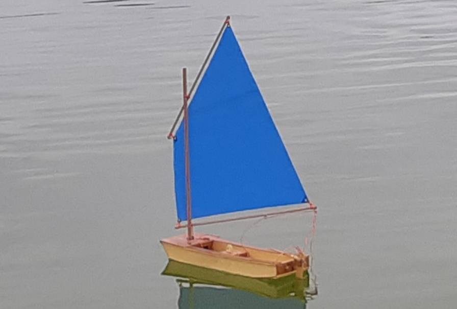 club nautique du luco jardin du Luxembourg Paris pond boat