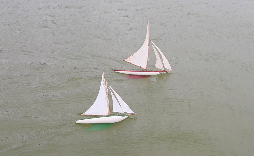 club nautique du luco jardin du Luxembourg Paris pond boat