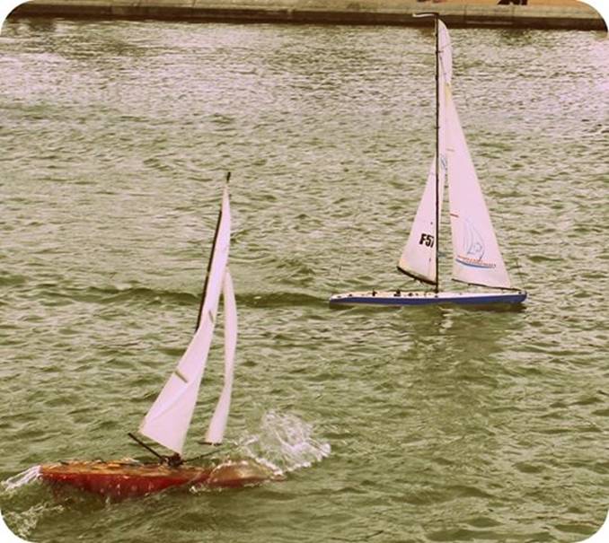 club nautique du luco jardin du Luxembourg Paris pond boat