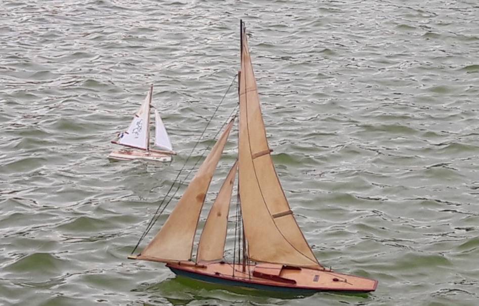 club nautique du luco jardin du Luxembourg Paris pond boat