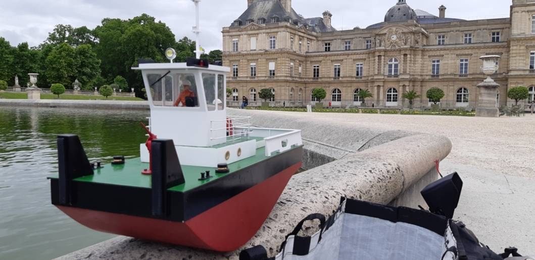 club nautique du luco jardin du Luxembourg Paris pond boat
