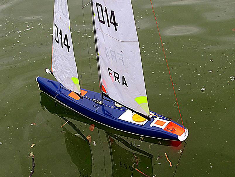 club nautique du luco jardin du Luxembourg Paris pond boat