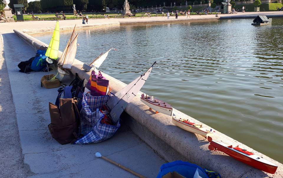 club nautique du luco jardin du Luxembourg Paris pond boat