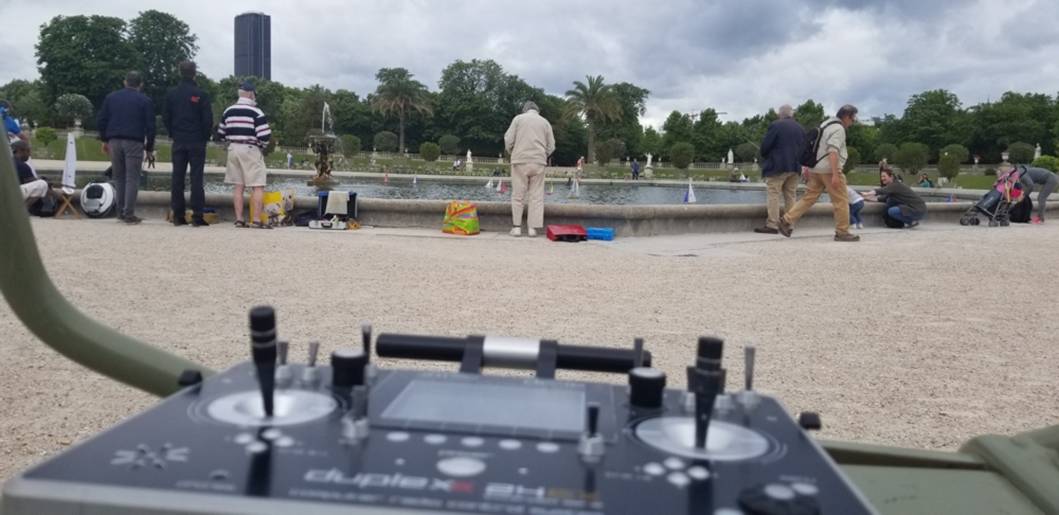 club nautique du luco jardin du Luxembourg Paris pond boat