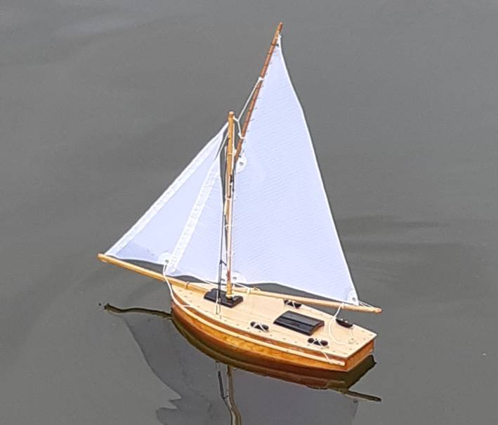 club nautique du luco jardin du Luxembourg Paris pond boat