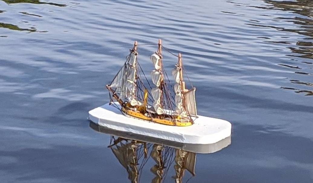 club nautique du luco jardin du Luxembourg Paris pond boat