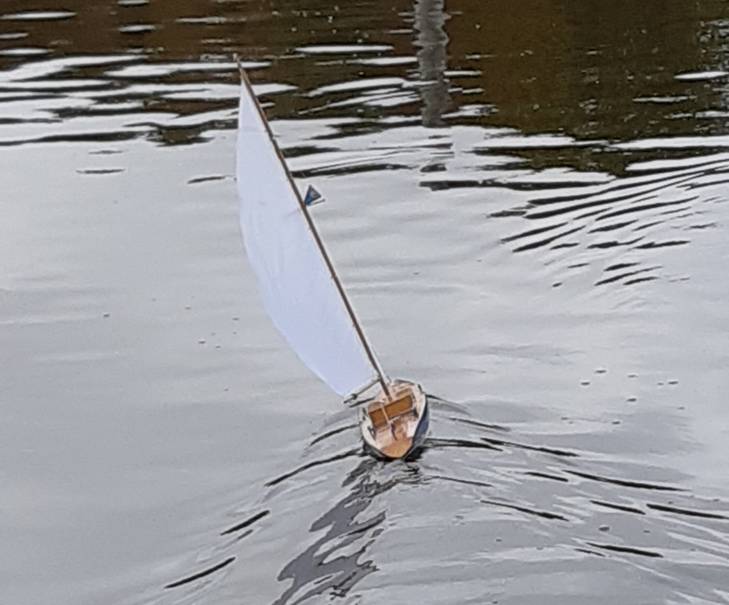 club nautique du luco jardin du Luxembourg Paris pond boat