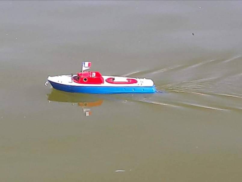 club nautique du luco jardin du Luxembourg Paris pond boat