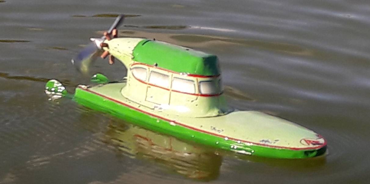 club nautique du luco jardin du Luxembourg Paris pond boat