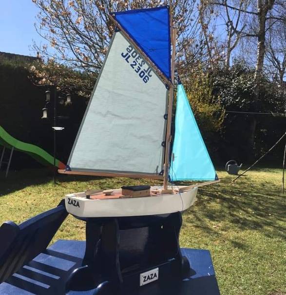 club nautique du luco jardin du Luxembourg Paris pond boat