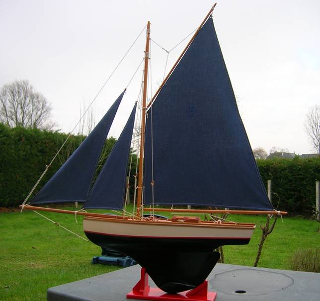club nautique du luco jardin du Luxembourg Paris pond boat