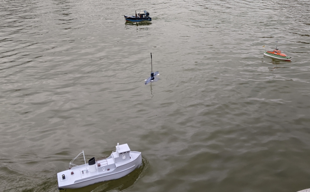 club nautique du luco jardin du Luxembourg Paris pond boat