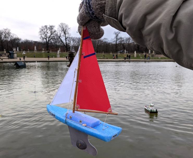 club nautique du luco jardin du Luxembourg Paris pond boat