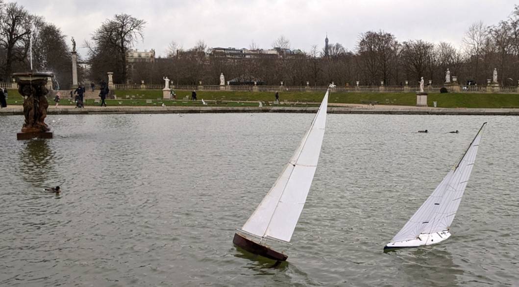 club nautique du luco jardin du Luxembourg Paris pond boat