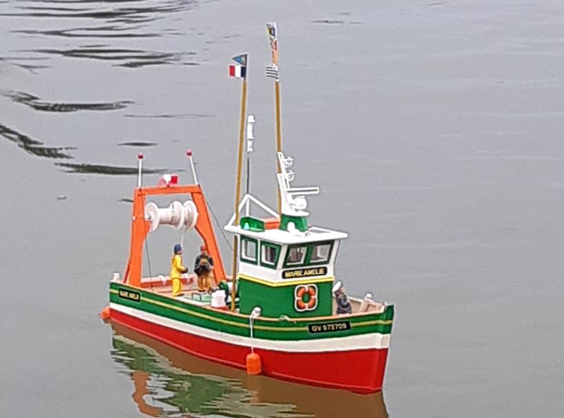 club nautique du luco jardin du Luxembourg Paris pond boat