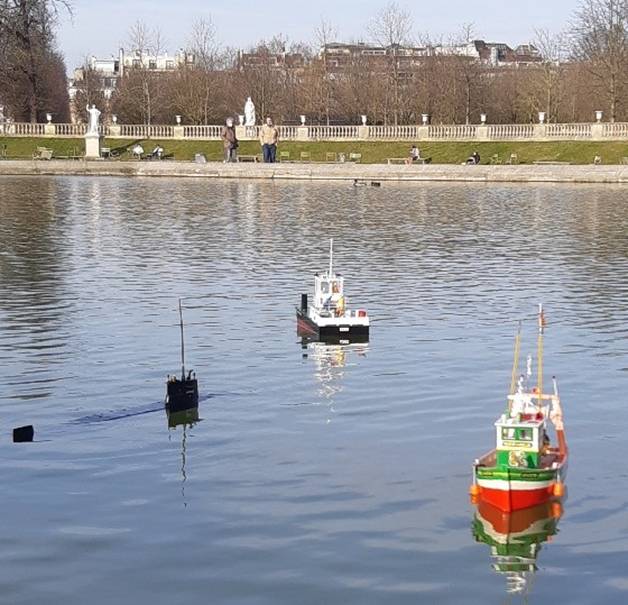 club nautique du luco jardin du Luxembourg Paris pond boat