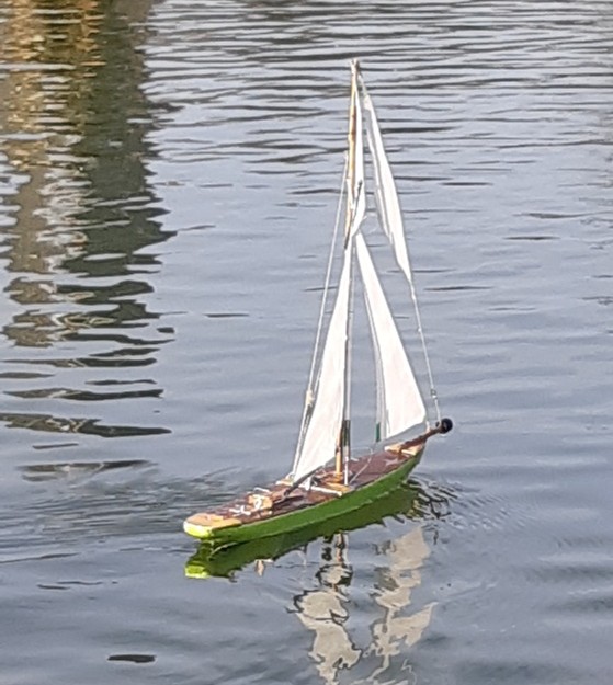 club nautique du luco jardin du Luxembourg Paris pond boat
