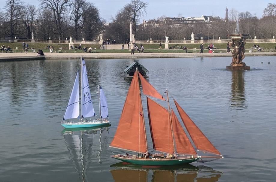 club nautique du luco jardin du Luxembourg Paris pond boat