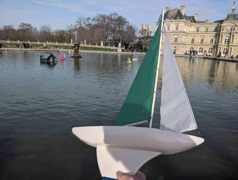 club nautique du luco jardin du Luxembourg Paris pond boat