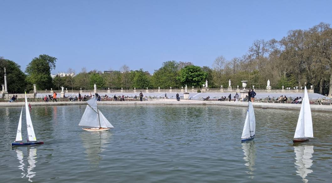 club nautique du luco jardin du Luxembourg Paris pond boat